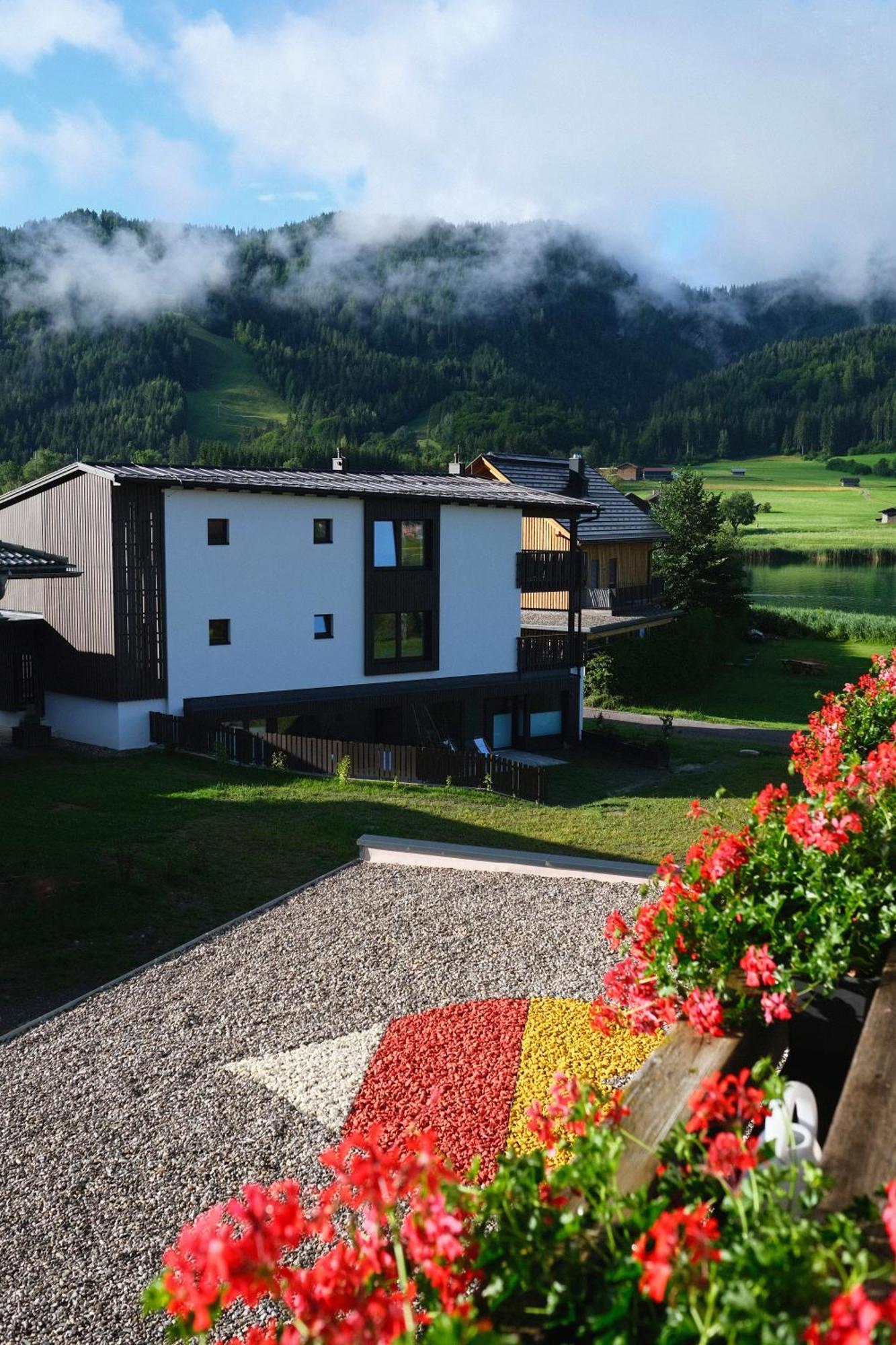 Seehotel & Seeapartments Kaerntnerhof- Direkt Am See! Weissensee Exterior foto